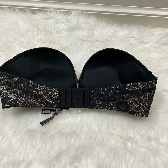Bombshell Victoria's Secret Black Lace Bra and Panty Set - Picture 11 of 13